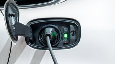 ev-plug-integrating-evs-370x208